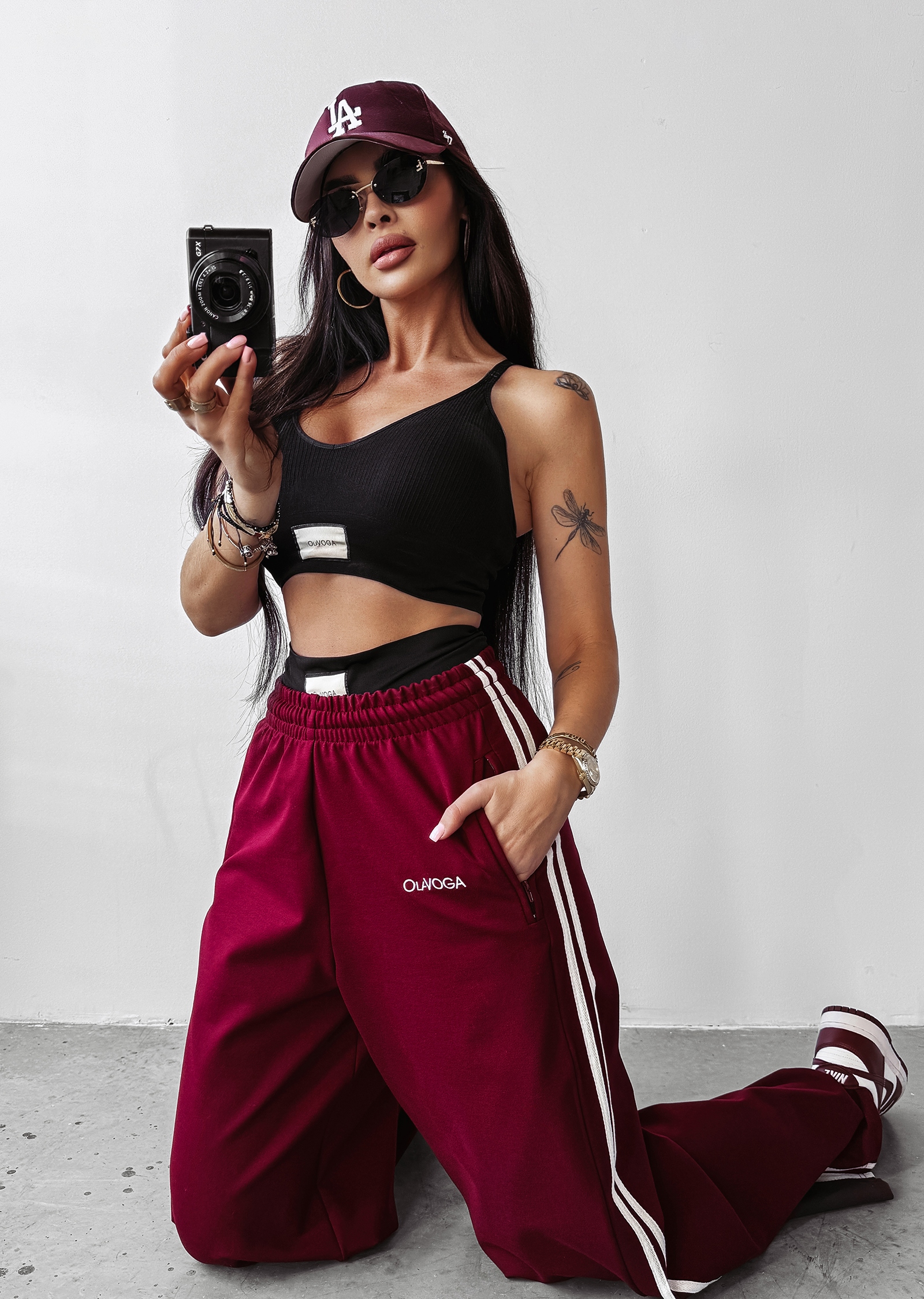 Spodnie z szerokimi nogawkami ANDRA OLAVOGA bordowe