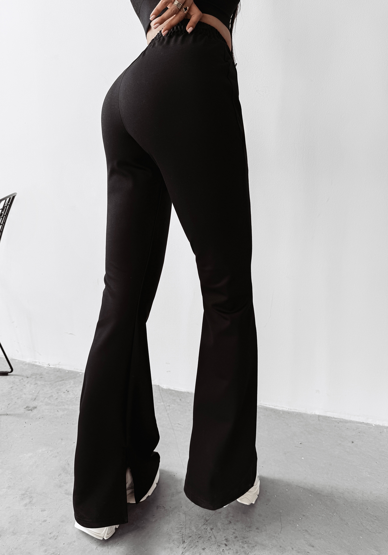 Spodnie z lampasami CLOCHE OLAVOGA czarne Spodnie z lampasami CLOCHE OLAVOGA czarne