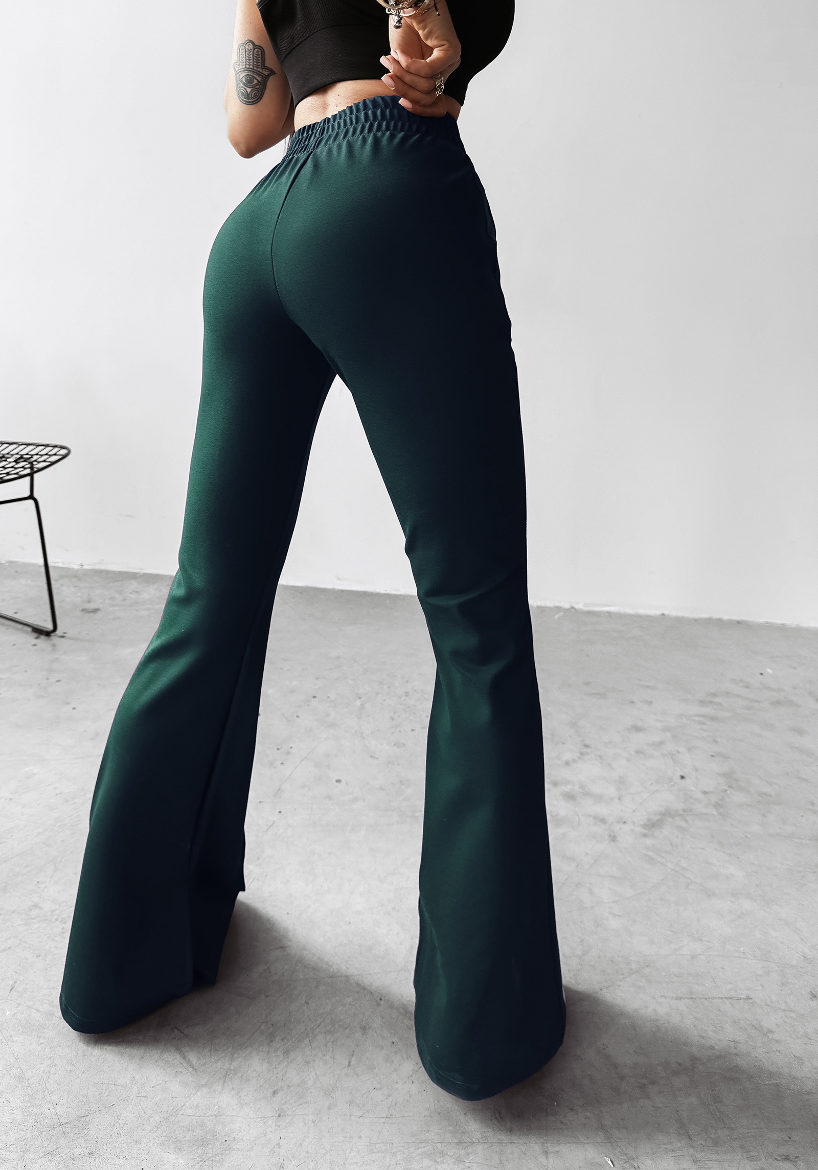 Spodnie z lampasami CLOCHE OLAVOGA zielone Spodnie z lampasami CLOCHE OLAVOGA zielone