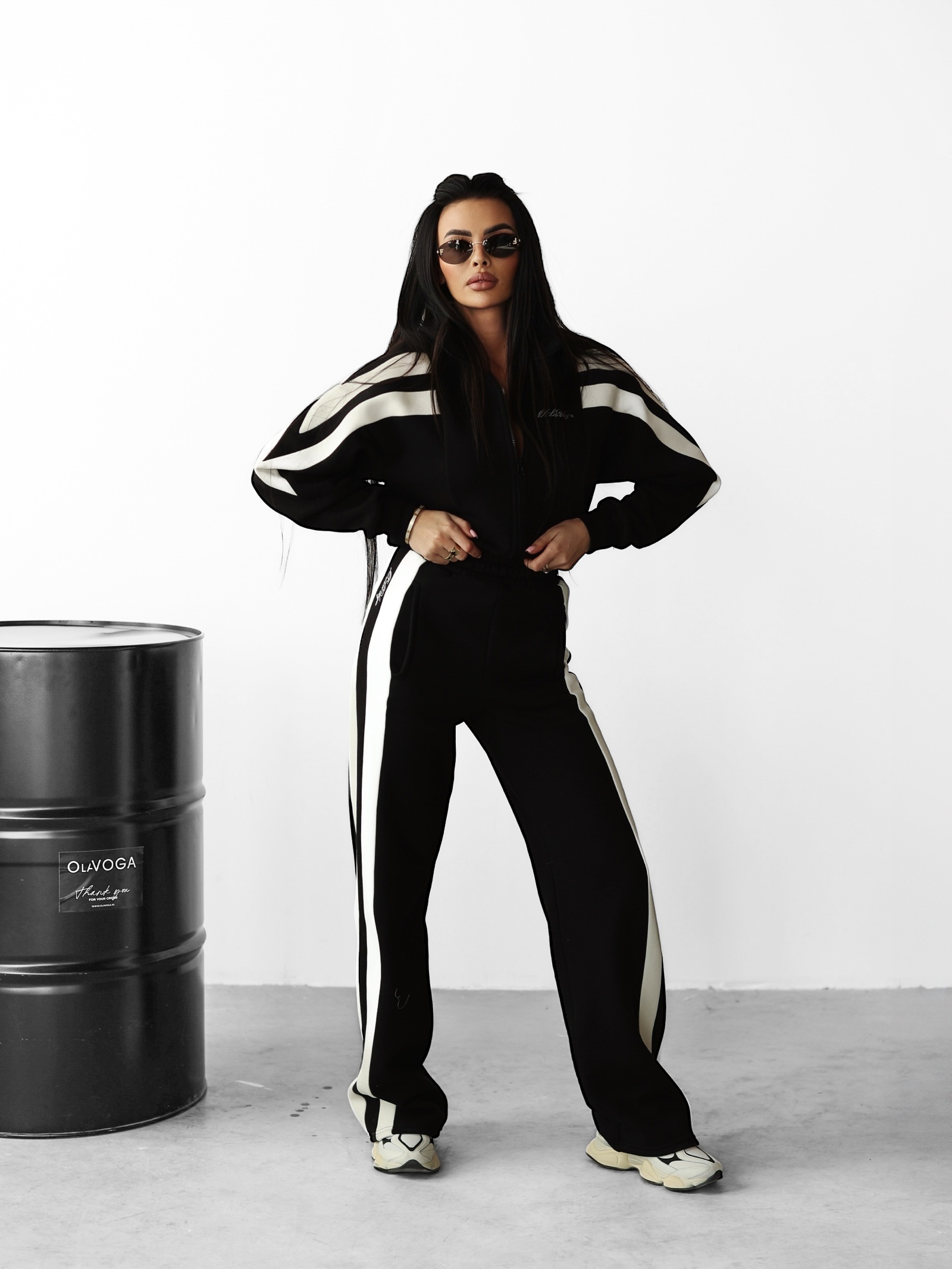 Komplet dresowy damski DABI OLAVOGA czarny