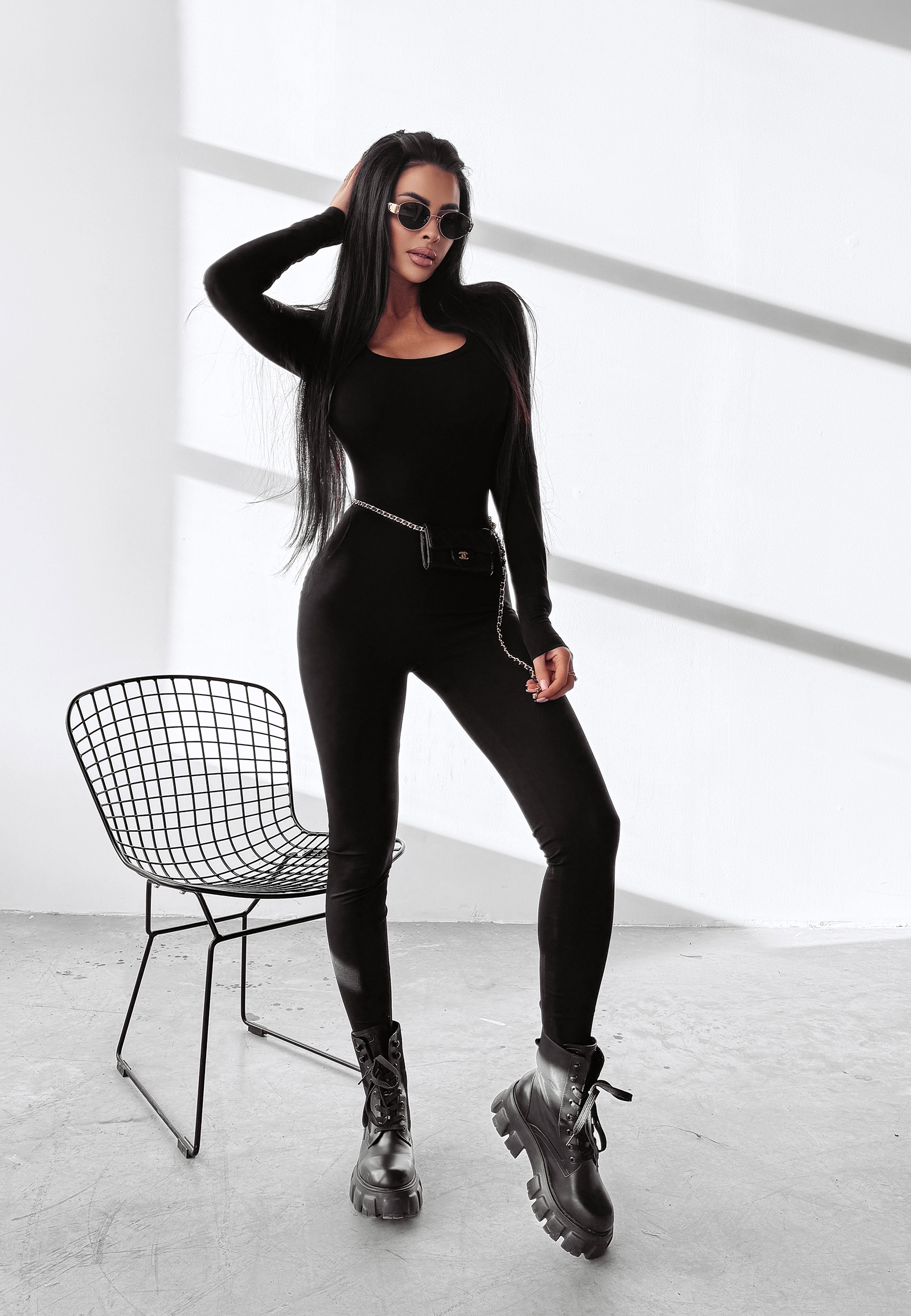 Kombinezon dopasowany SALOPE OLAVOGA czarny