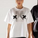 T-shirt bawełniany CHIARA BOOBIES biały