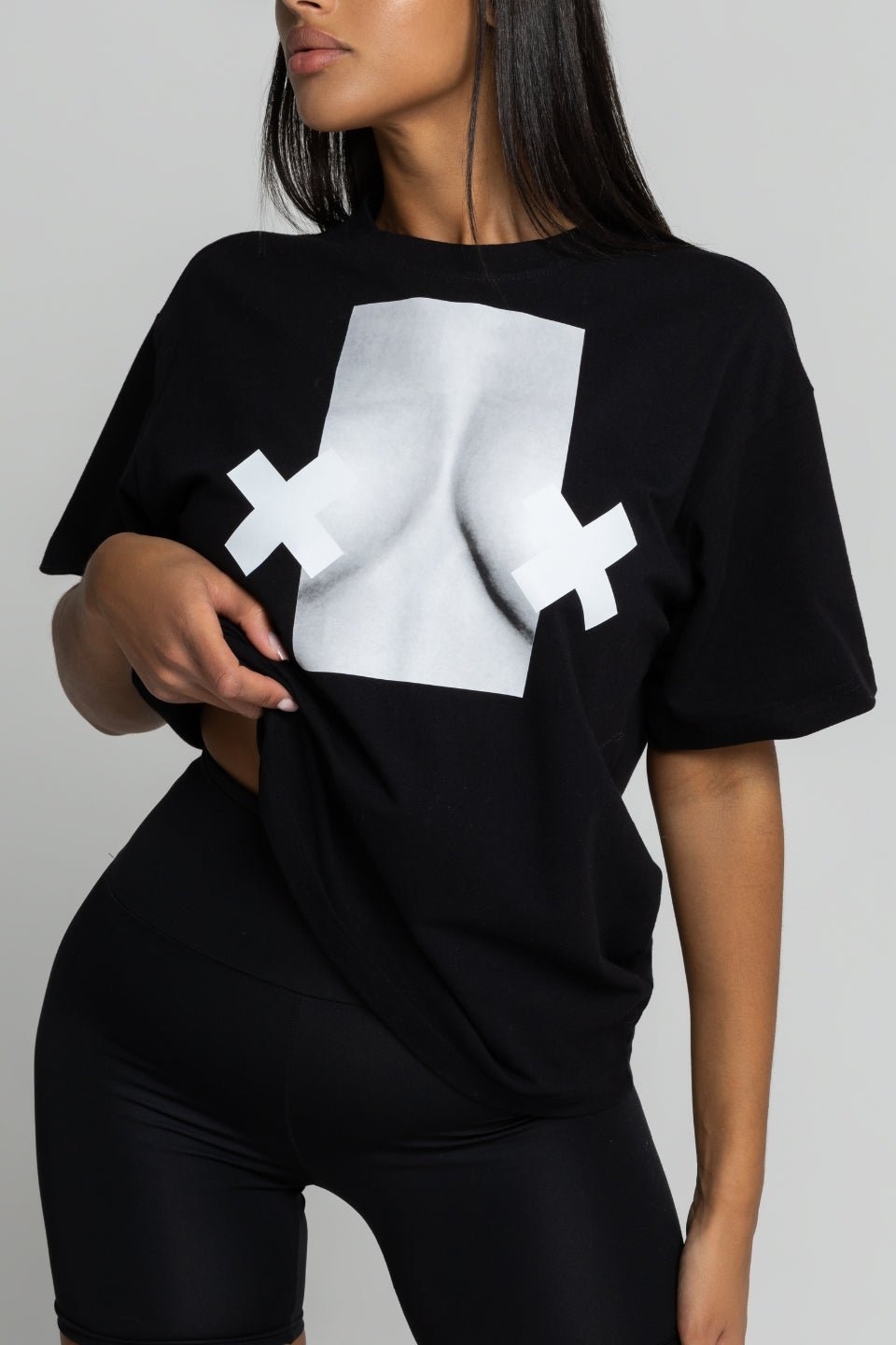 T-shirt bawełniany CHIARA BOOBIES czarny T-shirt bawełniany CHIARA BOOBIES czarny