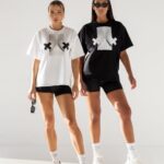 T-shirt bawełniany CHIARA BOOBIES czarny