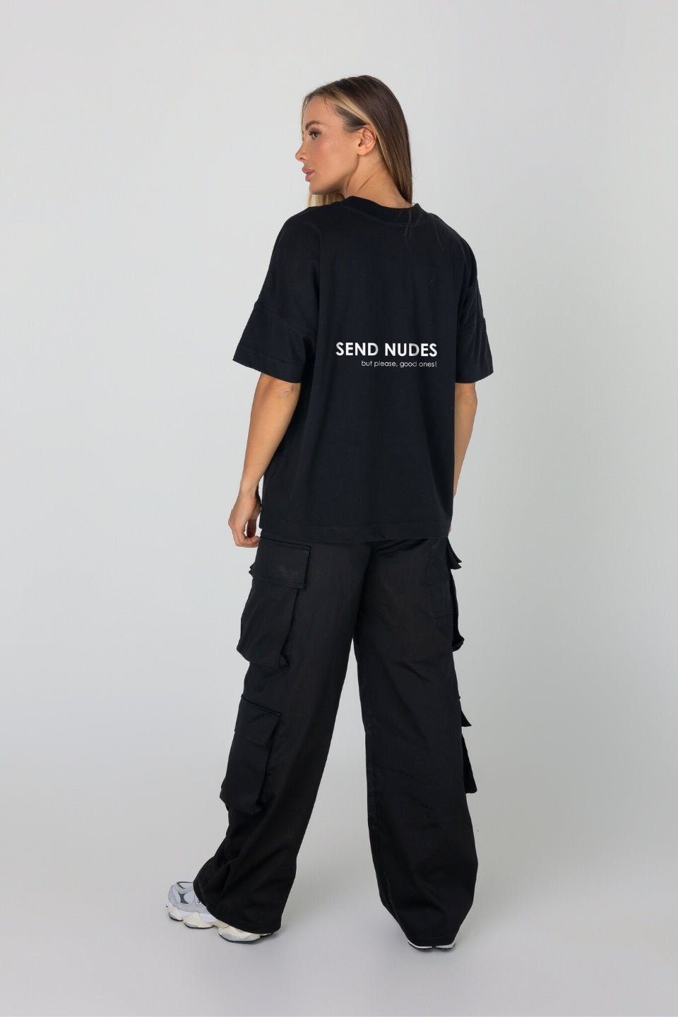 T-shirt bawełniany CHIARA BOOBIES czarny T-shirt bawełniany CHIARA BOOBIES czarny