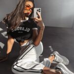 T-shirt bawełniany MURANI OLAVOGA czarny