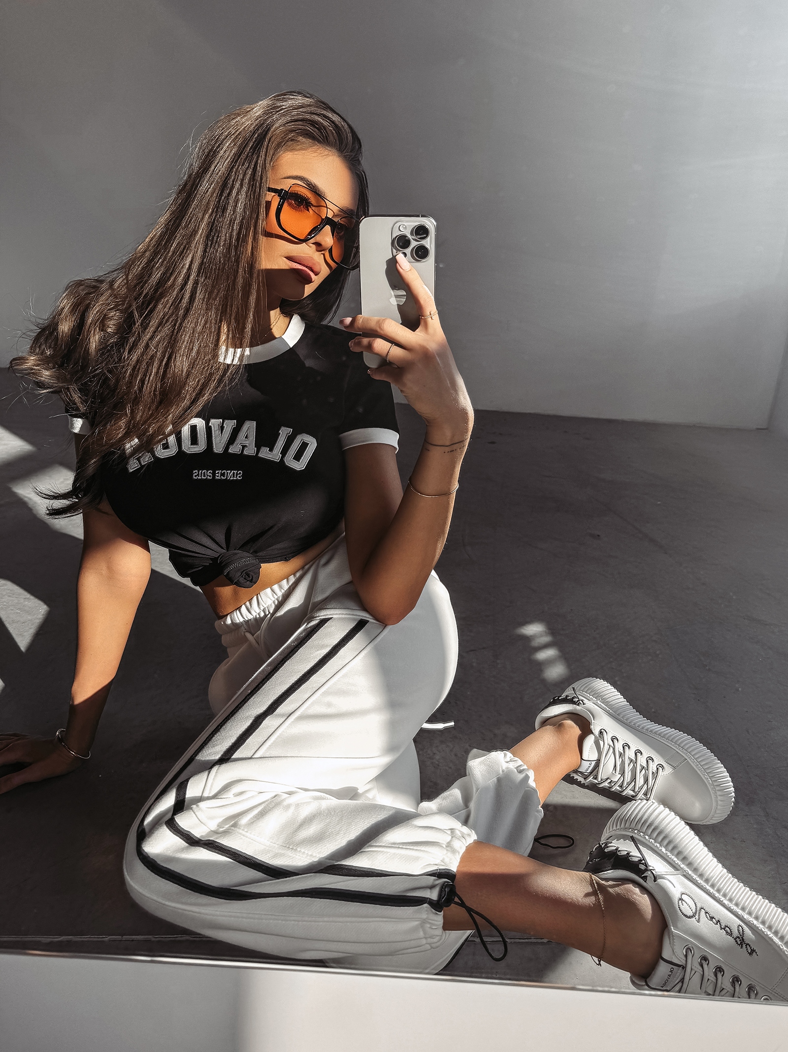 T-shirt bawełniany MURANI OLAVOGA czarny