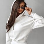 Bluza damska z kapturem MOLETO OLAVOGA ecru