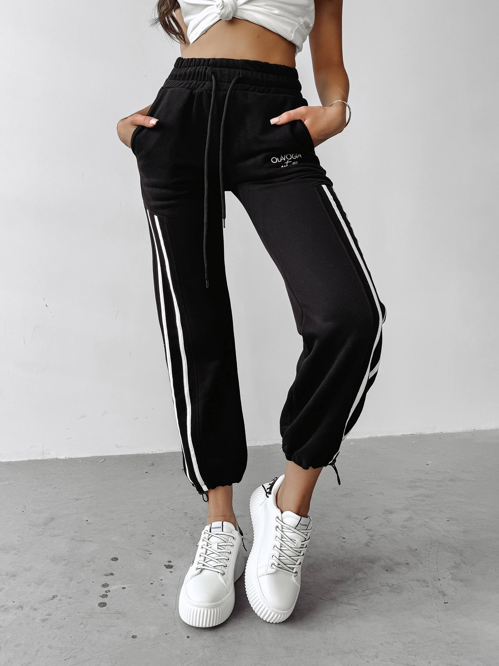 Spodnie sportowe damskie CHORSE OLAVOGA czarne