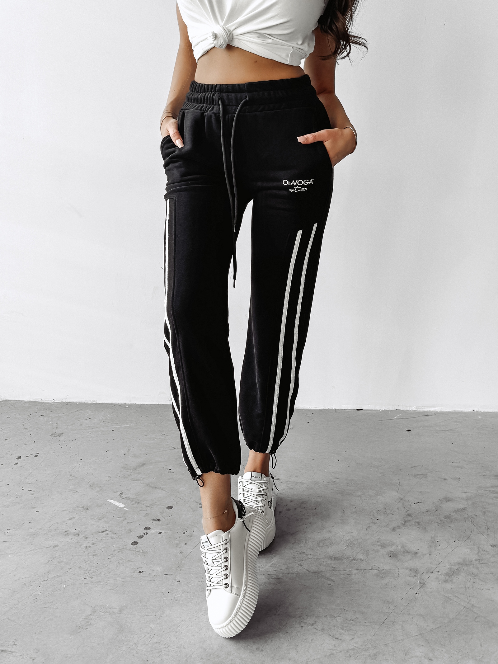 Spodnie sportowe damskie CHORSE OLAVOGA czarne