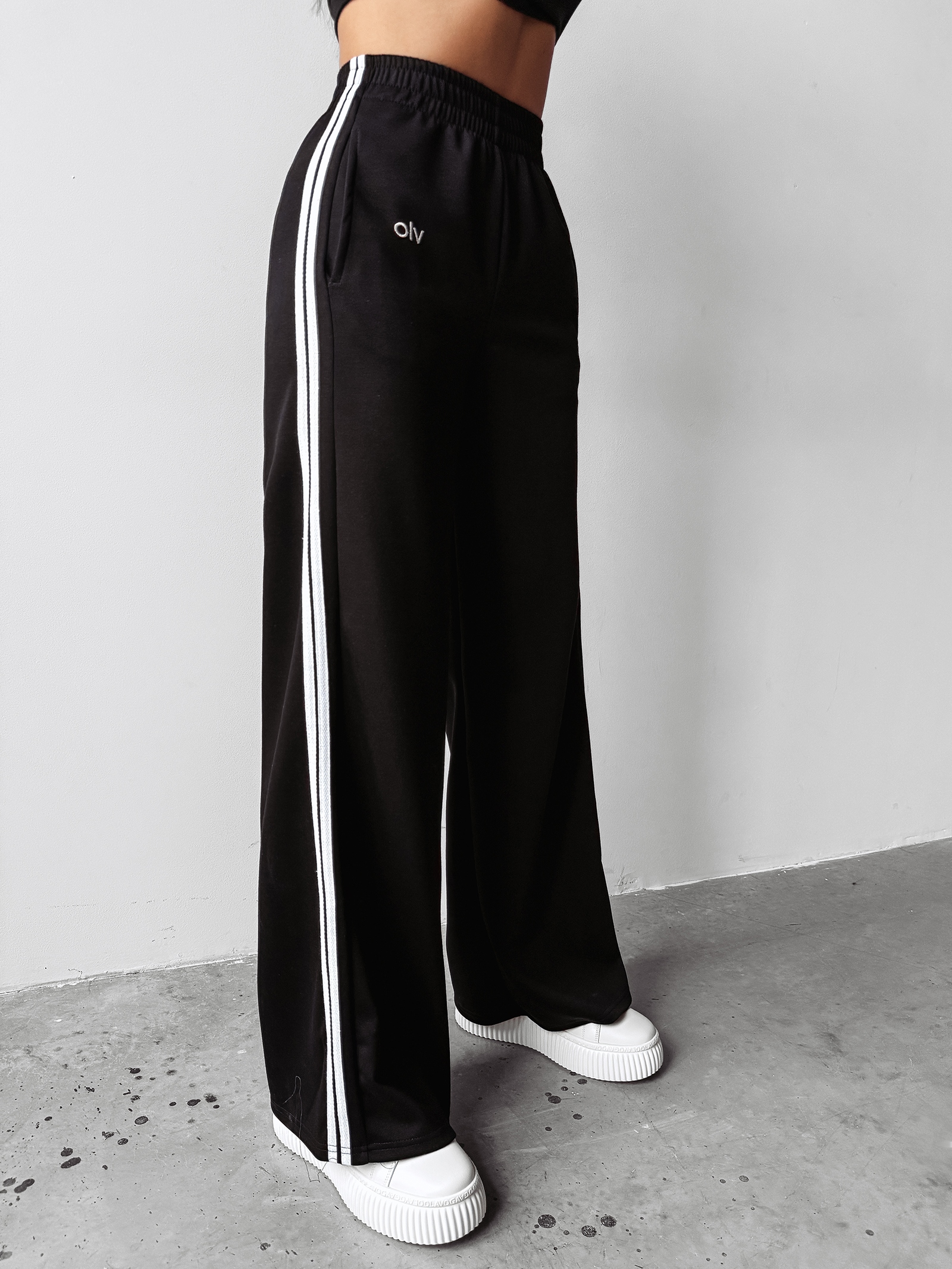 Spodnie z lampasami DELINE OLAVOGA czarny