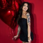 Sukienka mini z różami NB Serses czarna