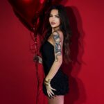 Sukienka mini z różami NB Serses czarna