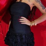 Sukienka mini z różami NB Serses czarna