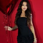 Sukienka mini z różami NB Serses czarna