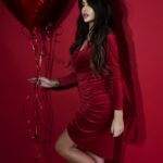 Sukienka welurowa marszczona NB Elevens czerwona