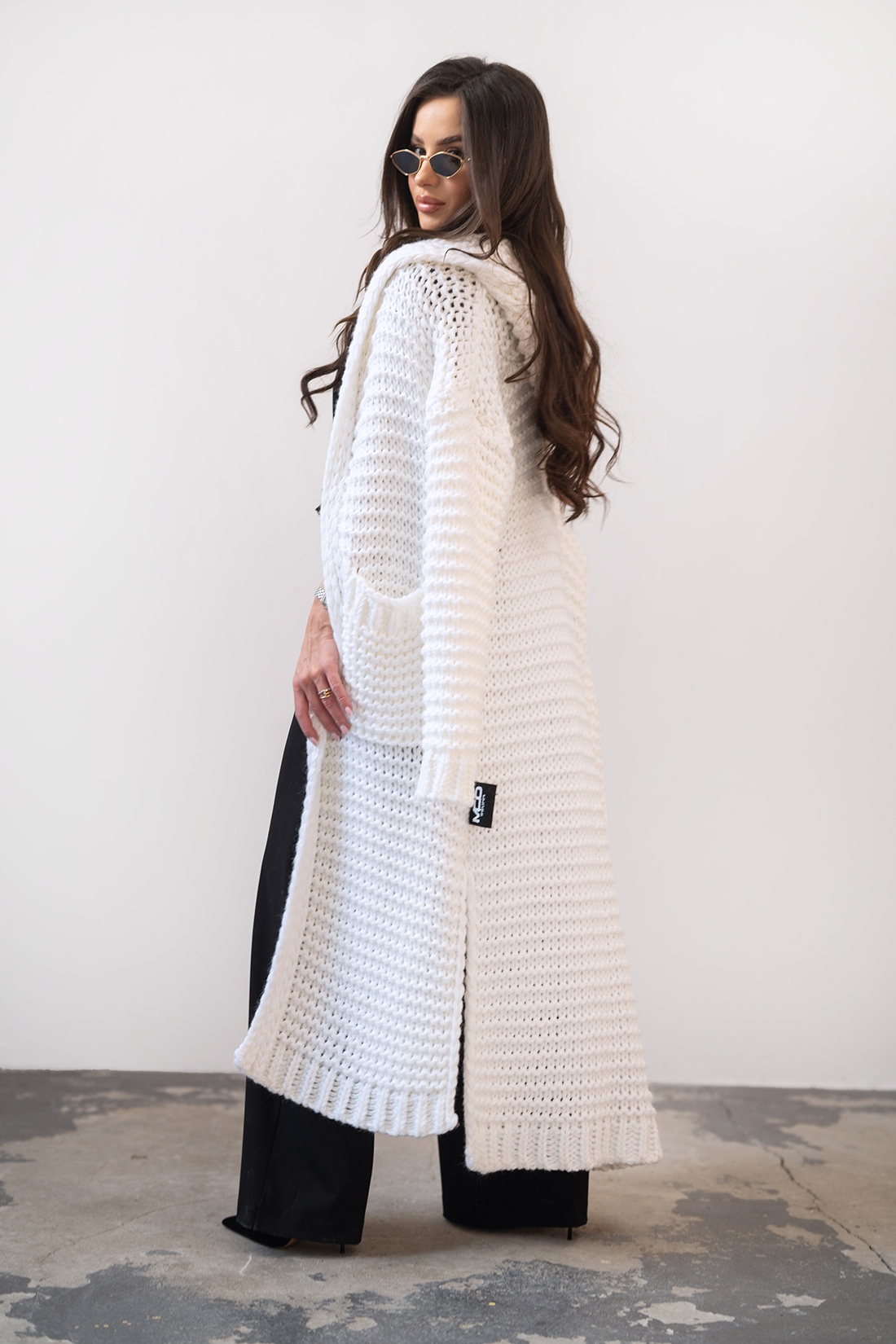 Kardigan sweter długi MC CRAFTED biały Kardigan sweter długi MC CRAFTED biały