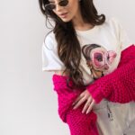 T-shirt z kolorowym nadrukiem MC PINK GLASSES biały