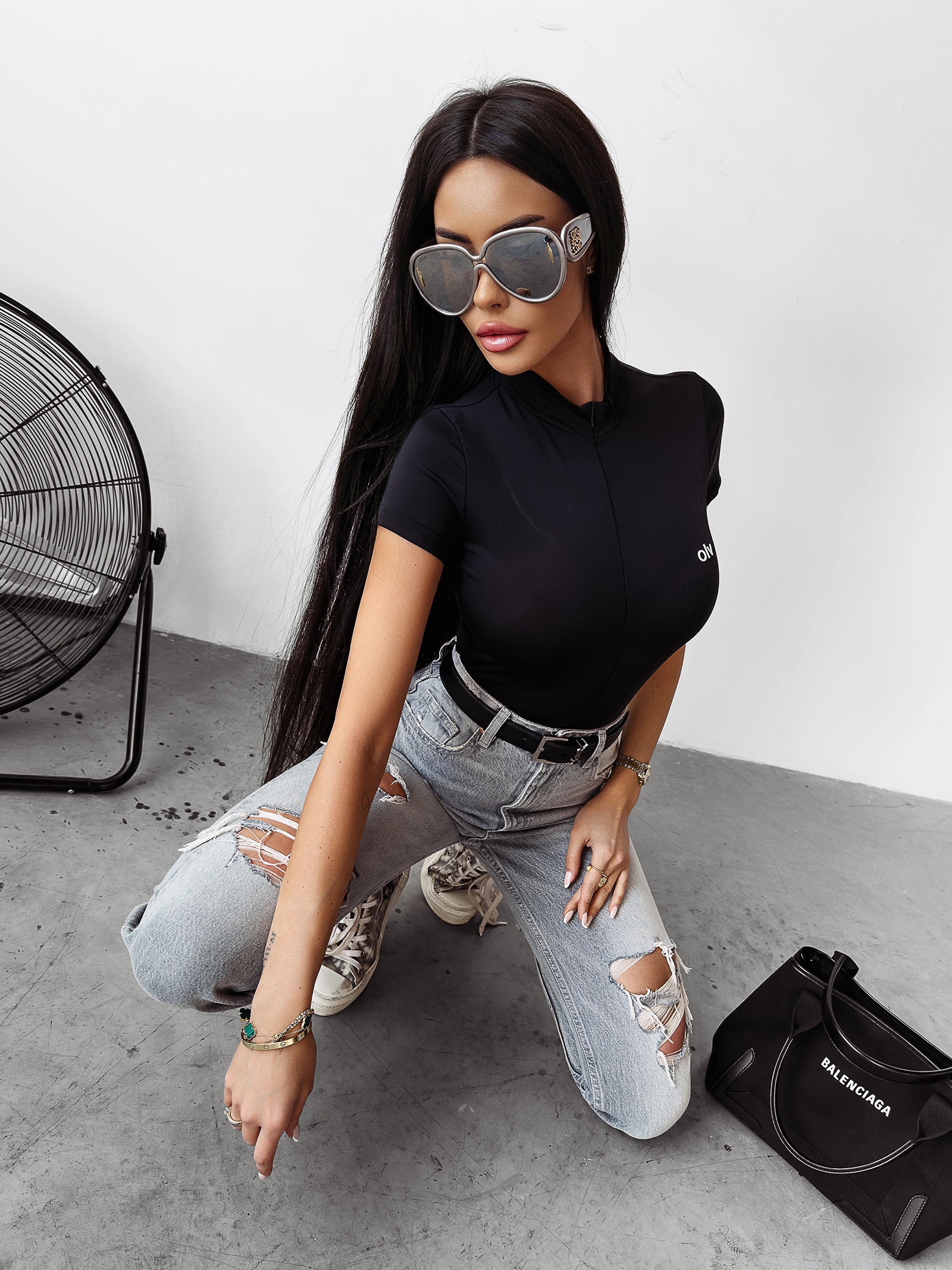 Body z krótkim rękawem RASBERRY OLAVOGA czarne