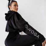 Komplet damski welurowy LAGOS OLAVOGA czarny