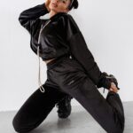 Komplet damski welurowy LAGOS OLAVOGA czarny