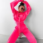 Komplet damski welurowy LAGOS OLAVOGA neon róż