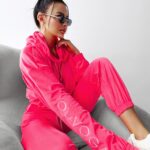 Komplet damski welurowy LAGOS OLAVOGA neon róż