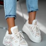 Buty sportowe na platformie Madam Dolle beżowe