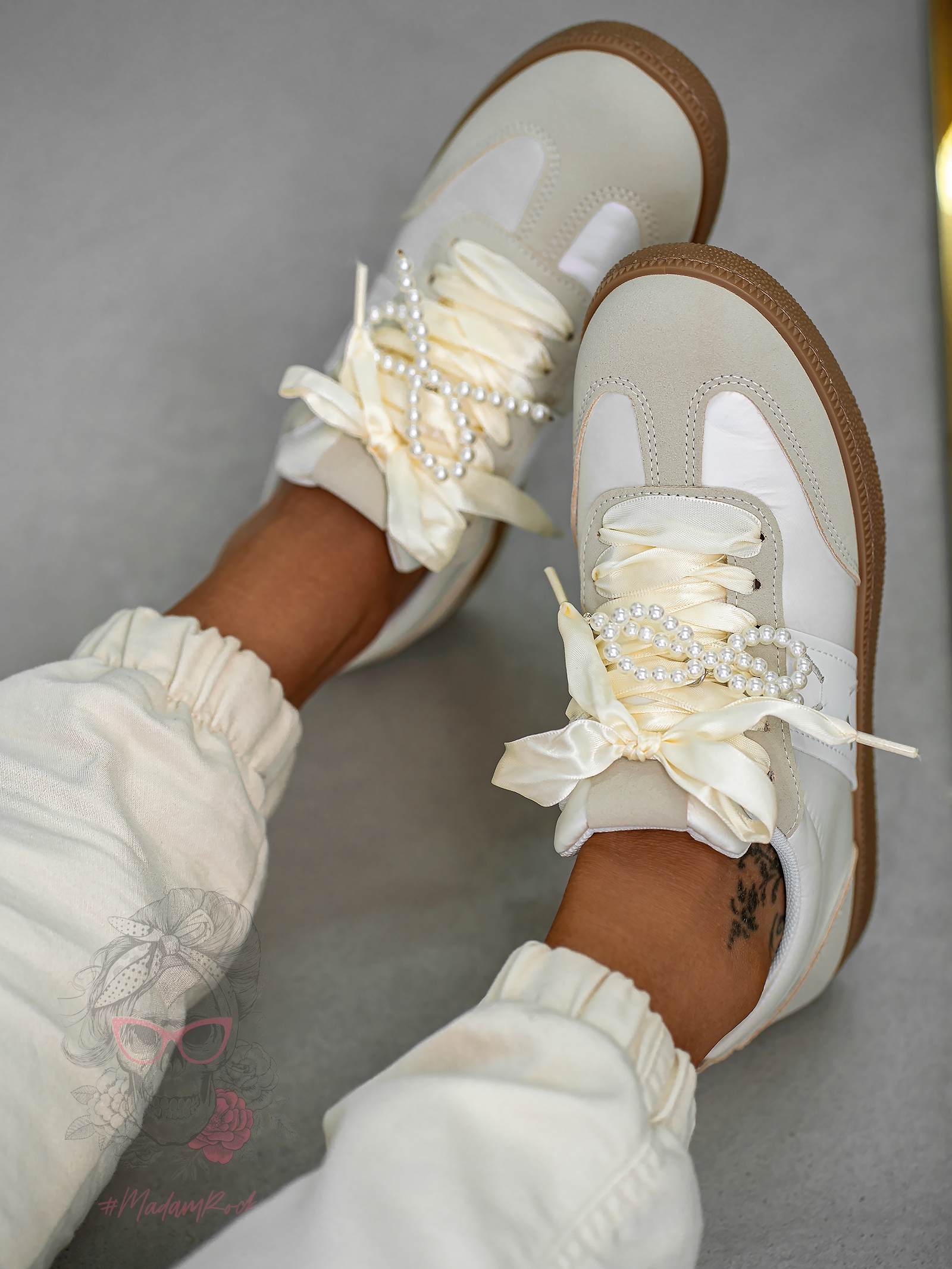 Buty sportowe z perłami Madam Bridge beżowe