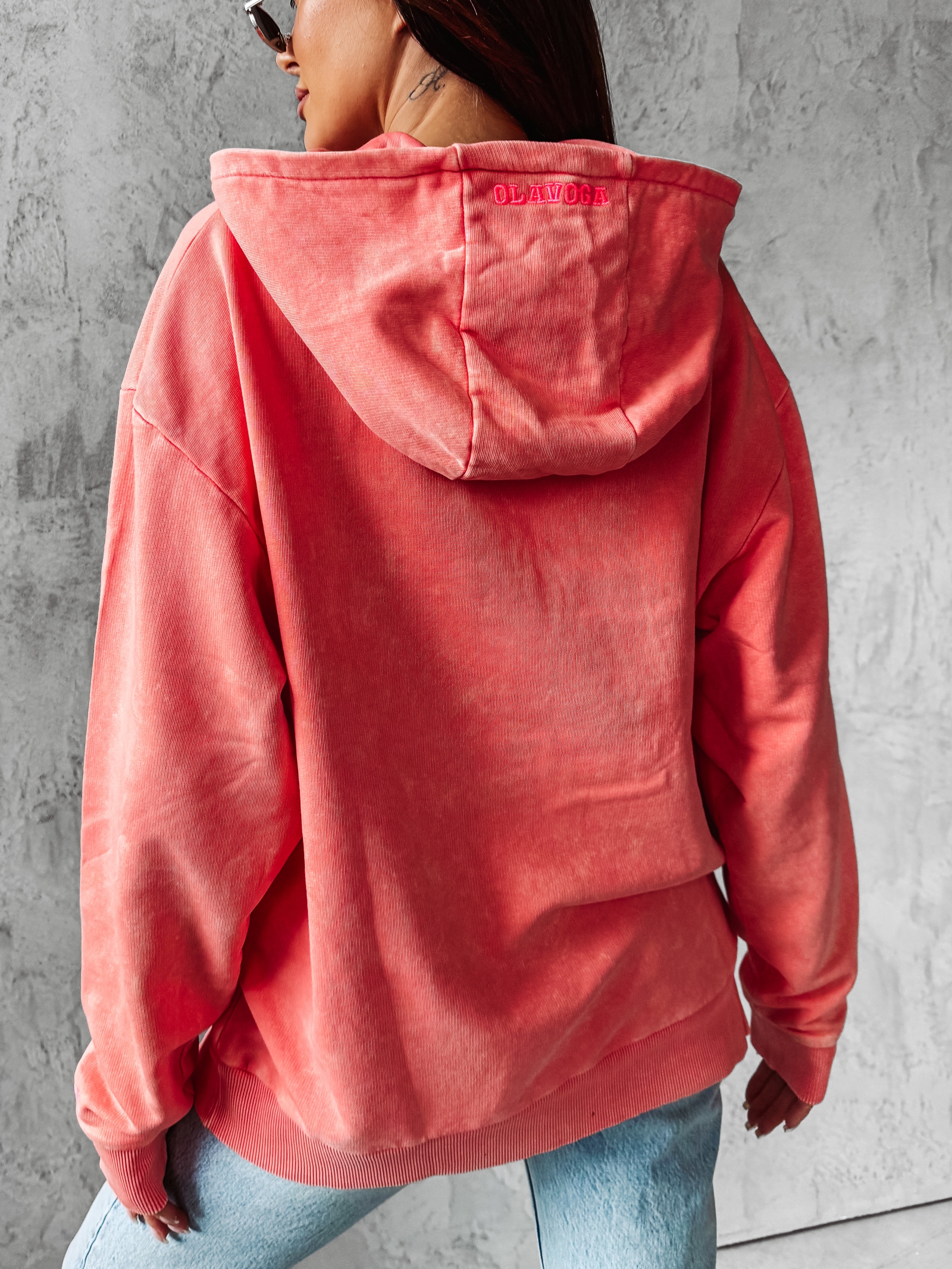 Bluza oversize z kapturem Peony Ola Voga brzoskwiniowa Bluza oversize z kapturem Peony Ola Voga brzoskwiniowa