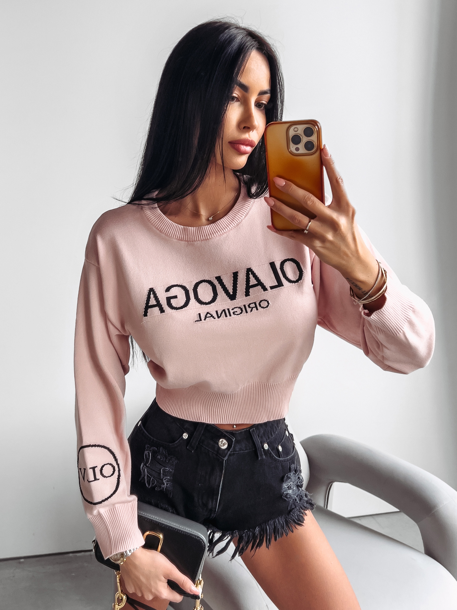 Sweter krótki Kasumi Ola Voga pudrowy Sweter krótki Kasumi Ola Voga pudrowy