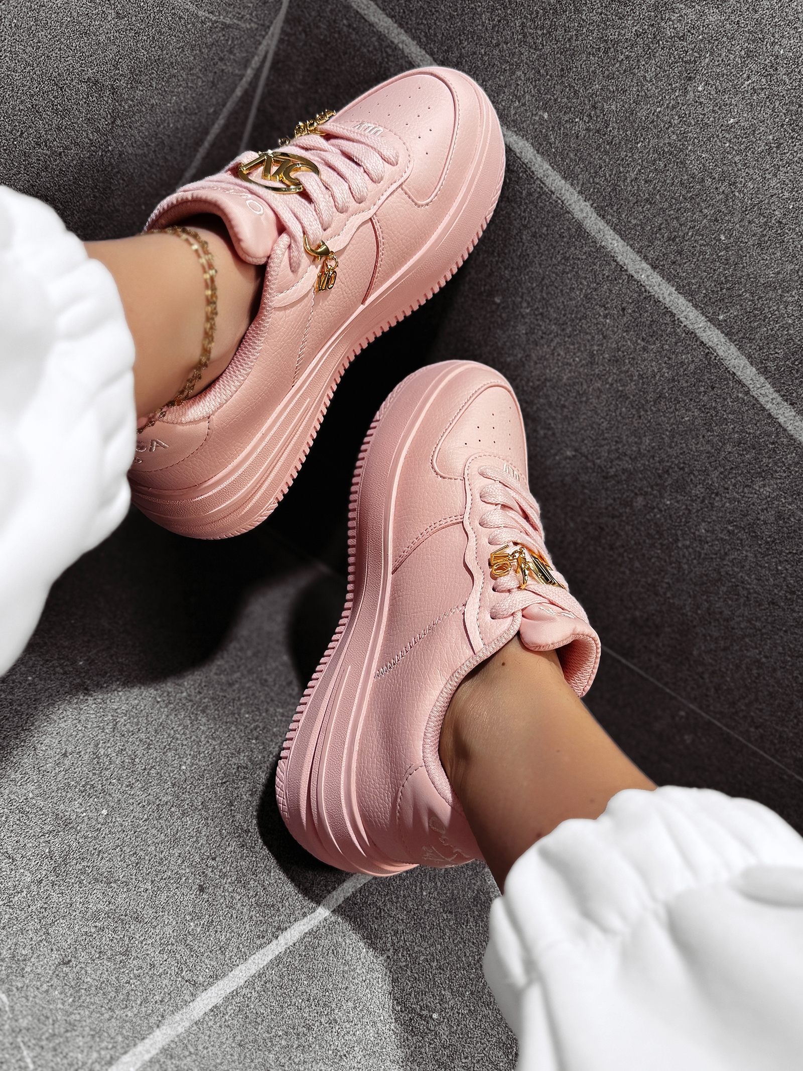 Sportowe buty damskie HEELY OLAVOGA różowe