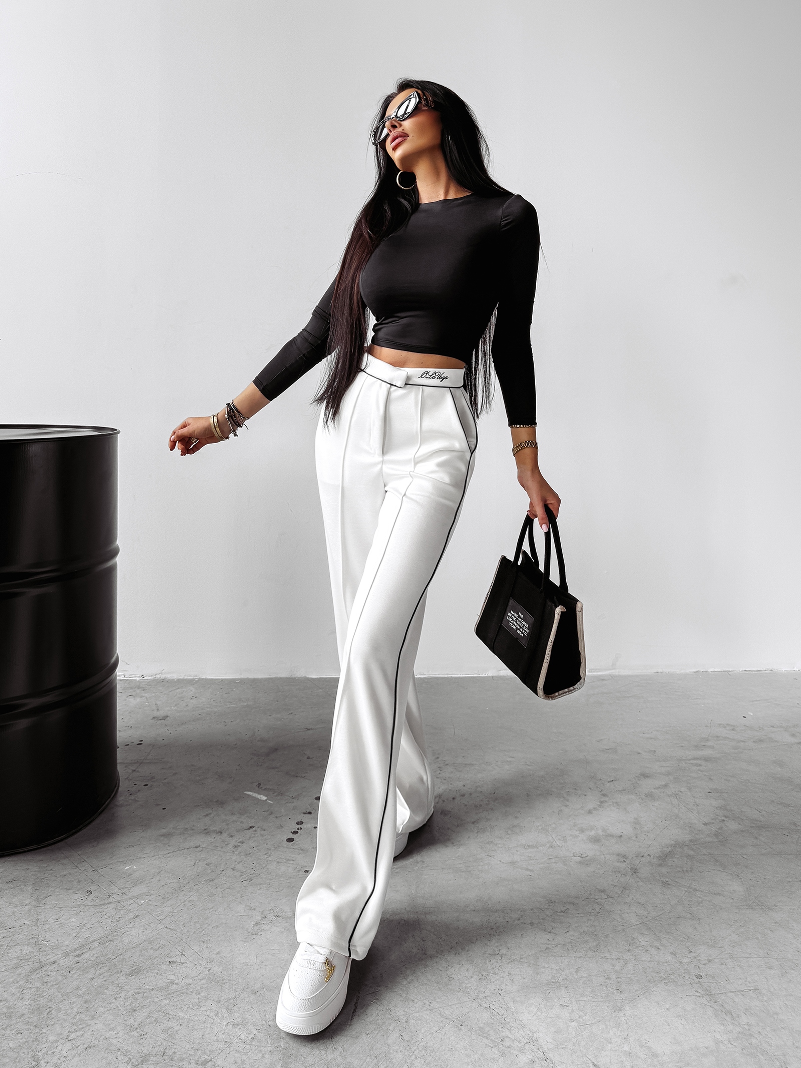 Spodnie damskie eleganckie BEGONIA OLAVOGA ecru