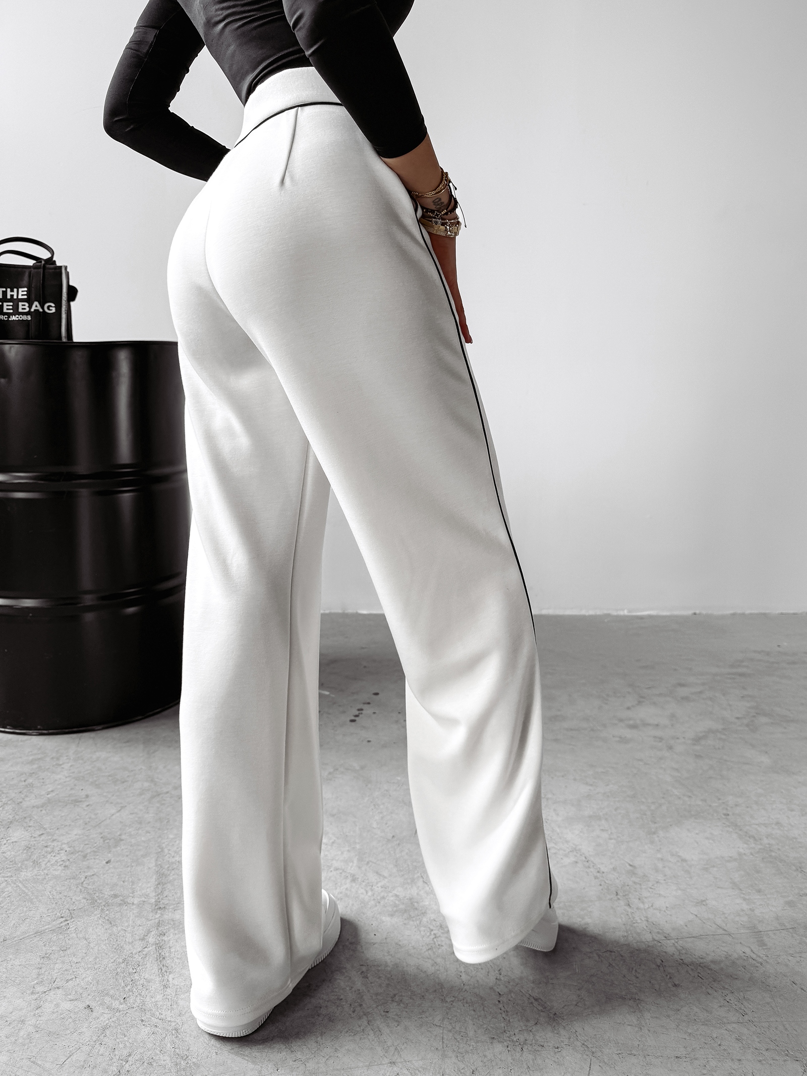 Spodnie damskie eleganckie BEGONIA OLAVOGA ecru