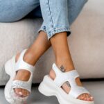 Sandały na platformie Madam Lepes kremowe