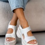 Sandały na platformie Madam Lepes kremowe