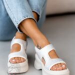 Sandały na platformie Madam Lepes kremowe