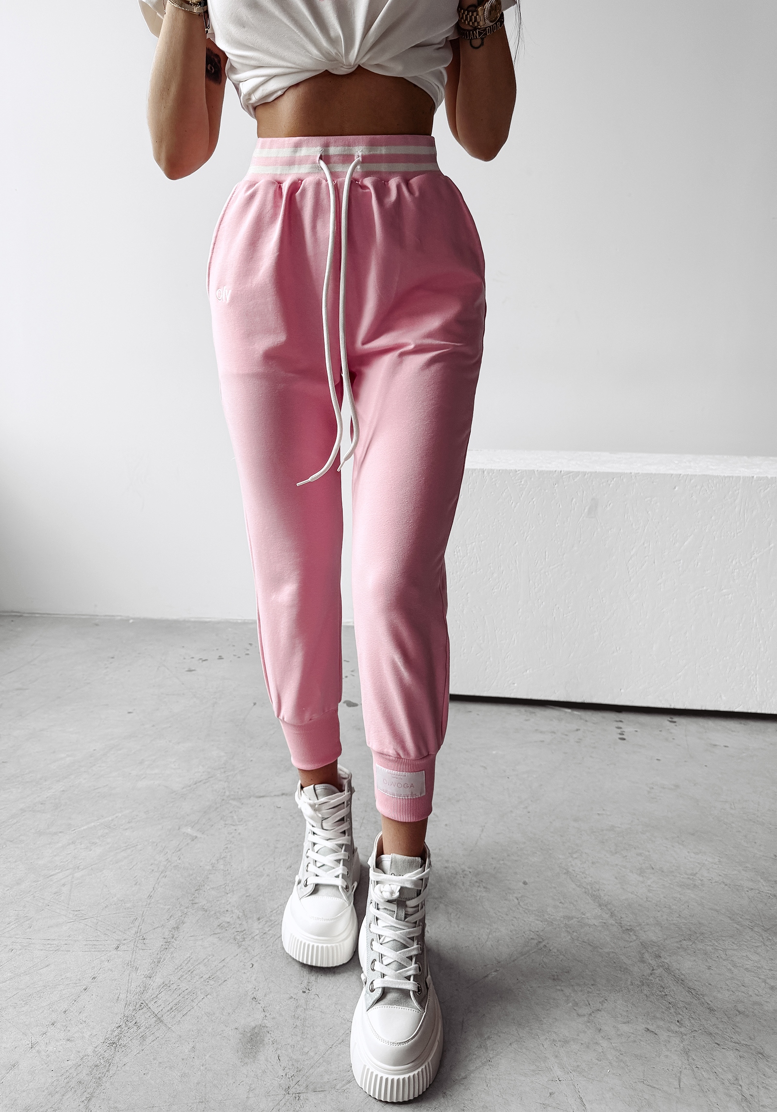 Spodnie sportowe damskie MIRACLE OLAVOGA pudrowy róż