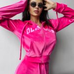 Komplet welurowy MAPLE OLAVOGA amarantowy