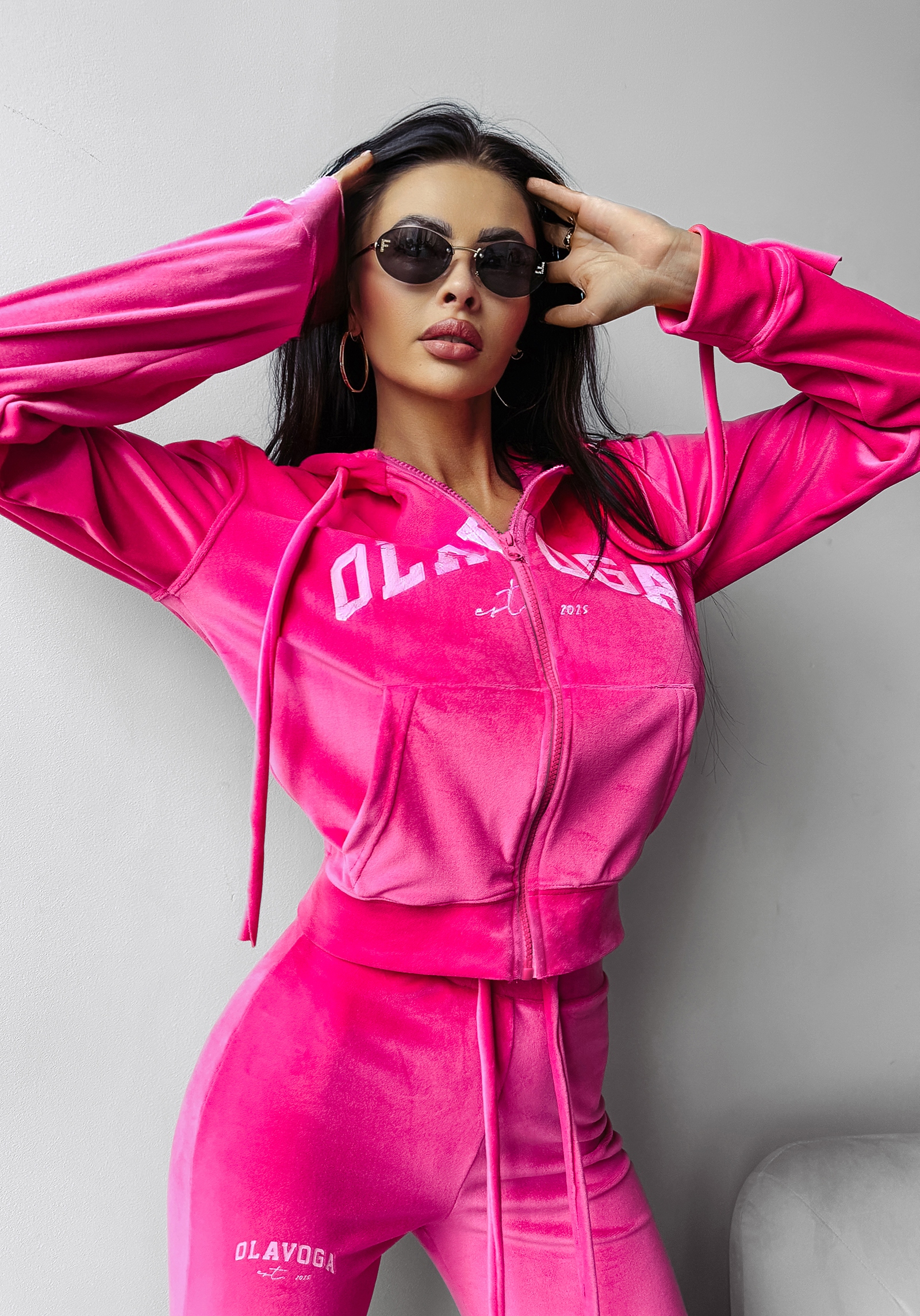 Komplet welurowy MAPLE OLAVOGA amarantowy