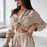 Komplet damski o luźniejszym kroju SERENE OLAVOGA j.beż