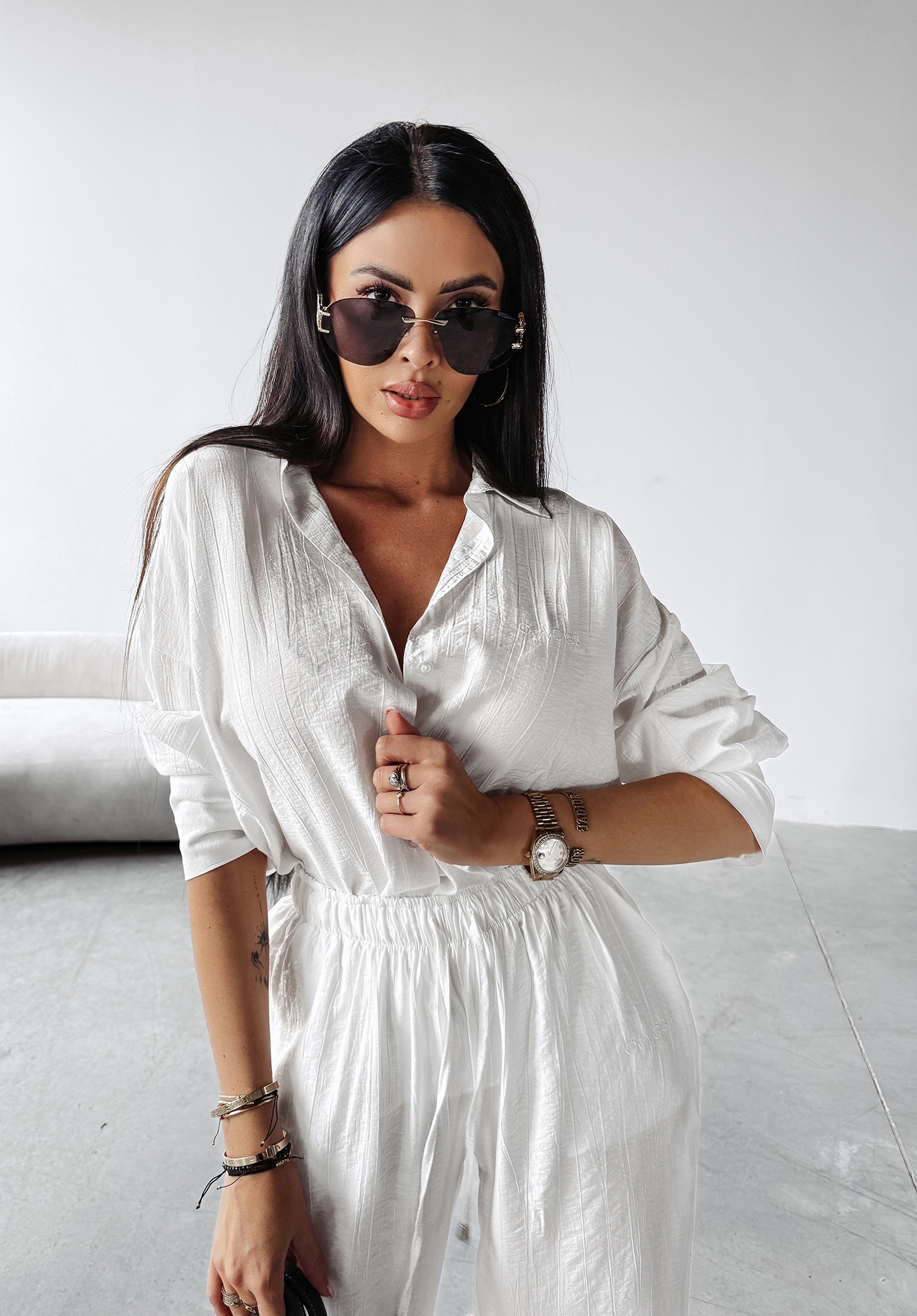 Komplet damski o luźniejszym kroju SERENE OLAVOGA ecru Komplet damski o luźniejszym kroju SERENE OLAVOGA ecru