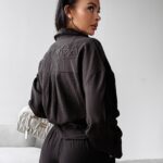 Komplet damski o luźniejszym kroju SERENE OLAVOGA czarny