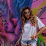 T-shirt Queen biały