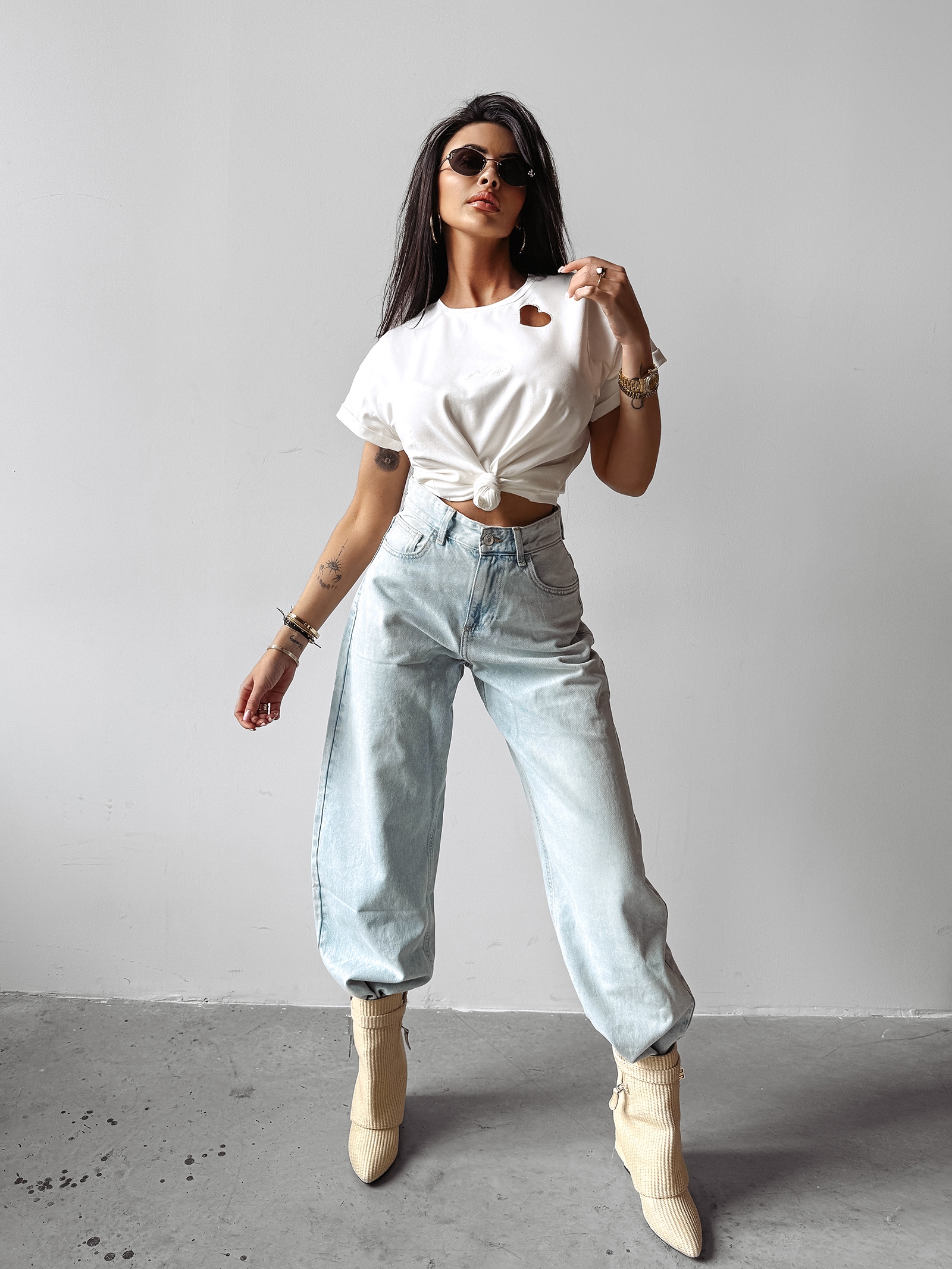 T-shirt z wycięciem LILAC OLAVOGA ecru