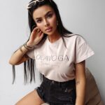 T-shirt z haftem HOLLYHOCK OLAVOGA beżowy