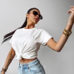 T-shirt z haftem HOLLYHOCK OLAVOGA ecru