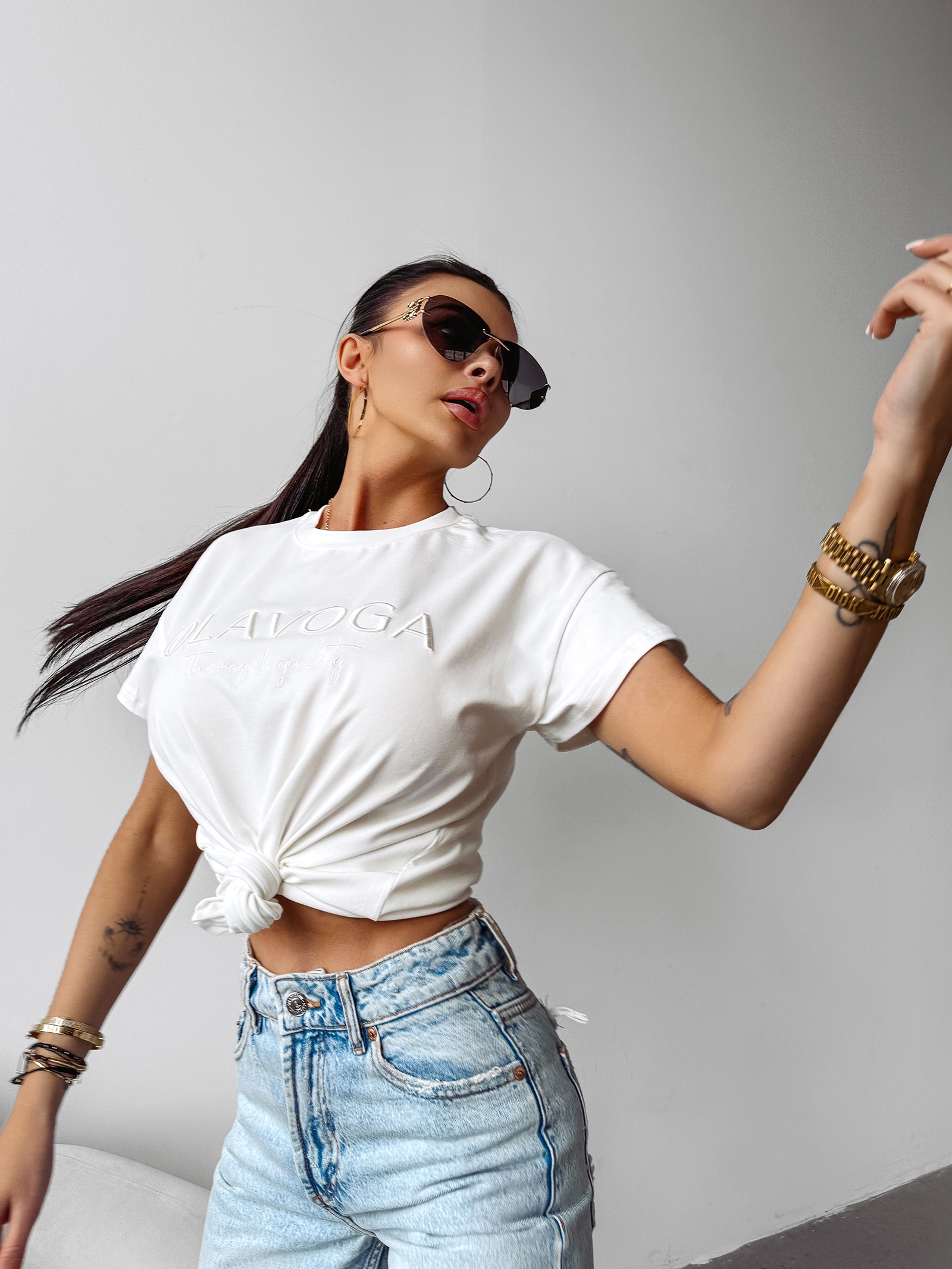 T-shirt z haftem HOLLYHOCK OLAVOGA ecru