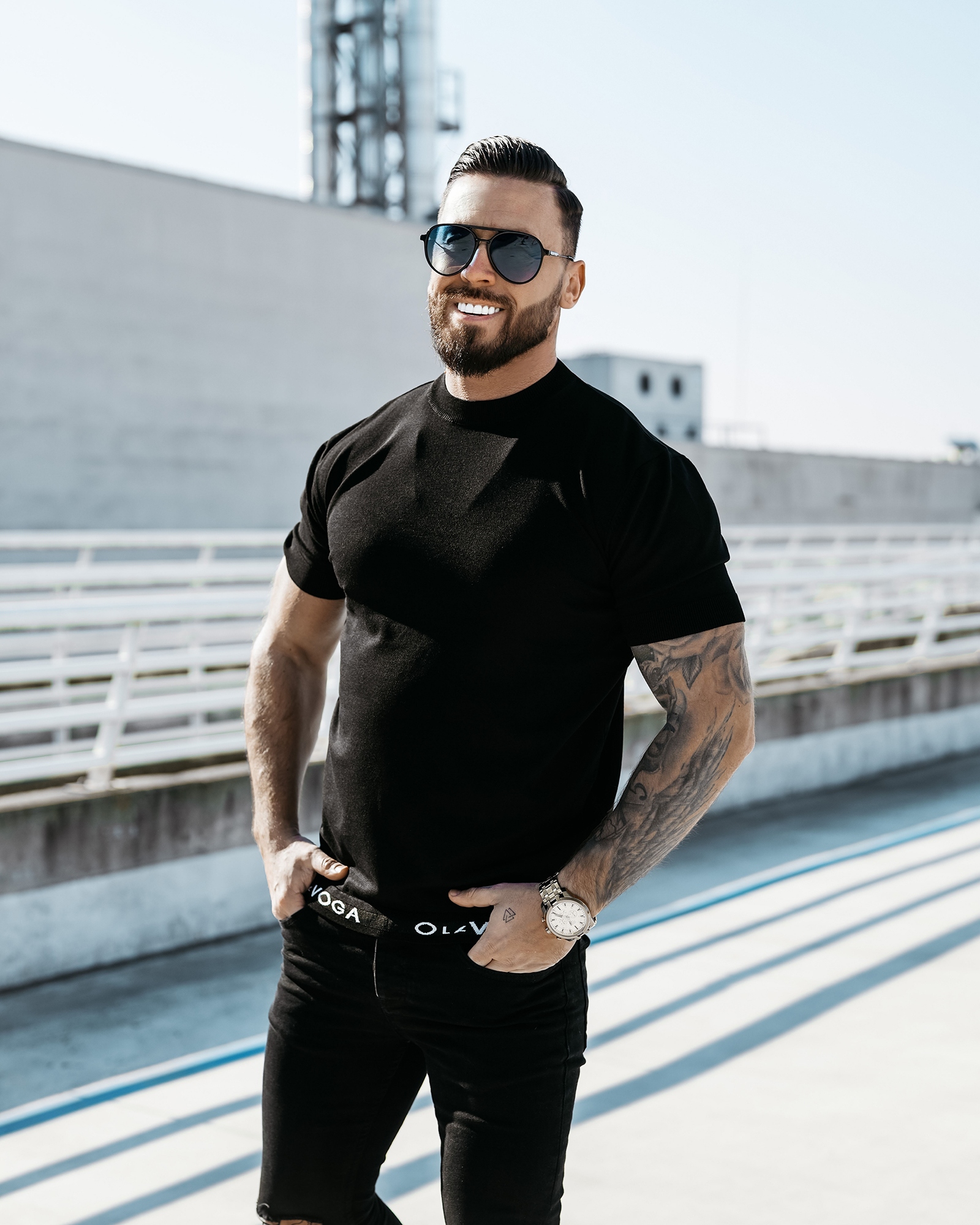 Sweter męski na krótki rękaw NAKIS OLAVOGA czarny