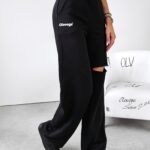 Spodnie damskie dresowe z wycięciem SCARLET OLAVOGA czarne